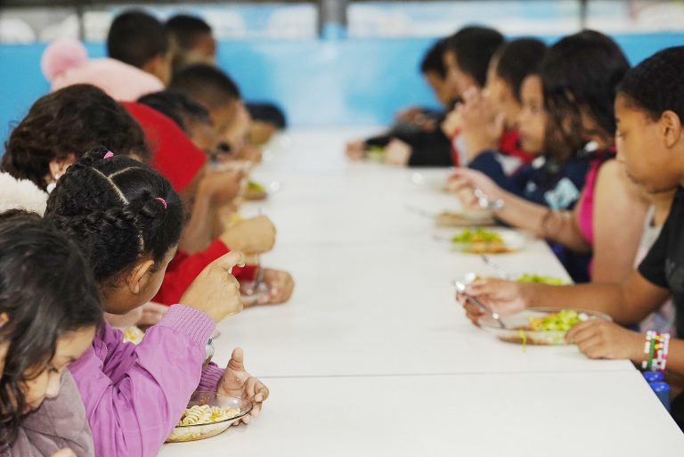 Escolas de SP servirão almoço nas férias; inscrição vai até dia 27
