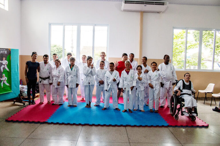 Projeto ‘OSS Inclusão Verde’ promove festival de encerramento com alunos de karatê adaptado em Adamantina
