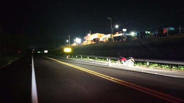 Pedestre morre após ser atropelado por motocicleta no acostamento da SP-294 em Osvaldo Cruz