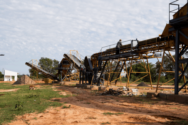 Usina de resíduos da construção civil inicia fase de testes em Adamantina