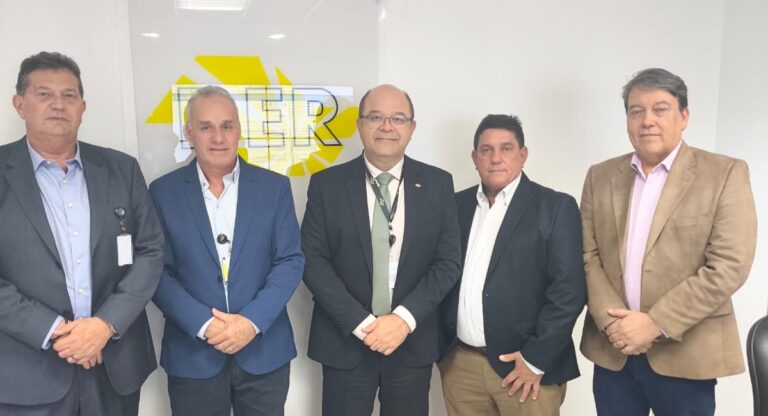 Pavimentação de estrada entre Pracinha e Sagres é debatida no DER