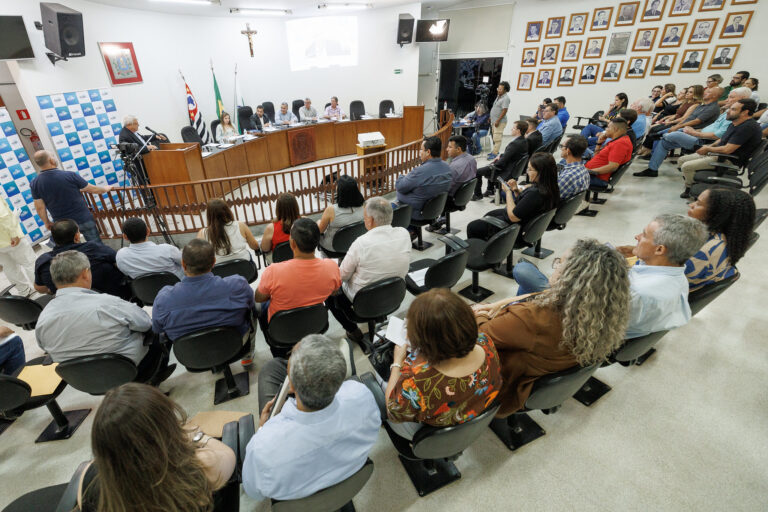 Em debate sobre Orçamento do Estado, região pede investimentos para socorrer Saúde
