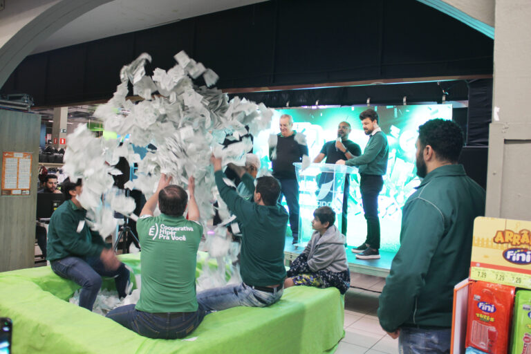 Cocipa realiza sorteio especial do Dia dos Pais na campanha Hiper Cliente Feliz