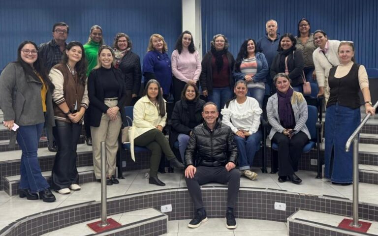 Grupo de apoio a cuidadores de idosos com demência aborda ‘Setembro Amarelo’ em encontro mensal