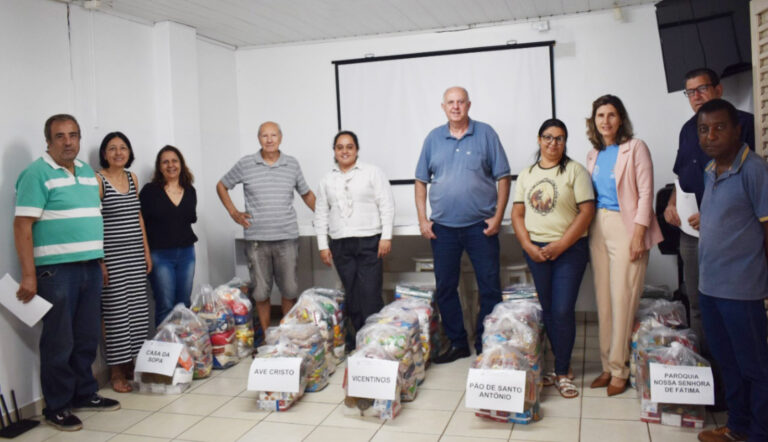 Entidades de Adamantina recebem mais de 500 quilos de alimentos arrecadados na ExpoVerde e carrinho solidário