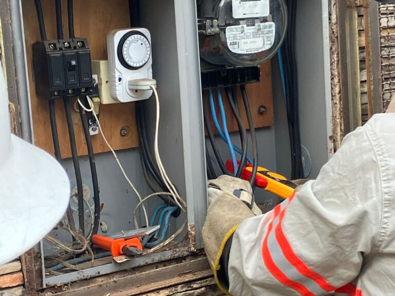 Na região, energia furtada nos últimos 10 meses seria suficiente para abastecer mais de 6 mil famílias