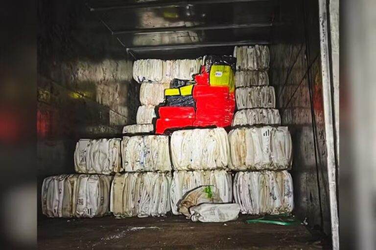 PF apreende 3,5 toneladas de maconha escondidas em carga de agrotóxico em Pacaembu