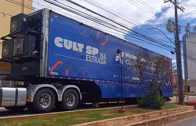 Carreta do Museu Catavento segue com visitação aberta neste fim de semana em Adamantina