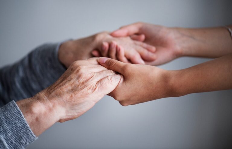 Encontro em Adamantina debate cuidados paliativos em demências
