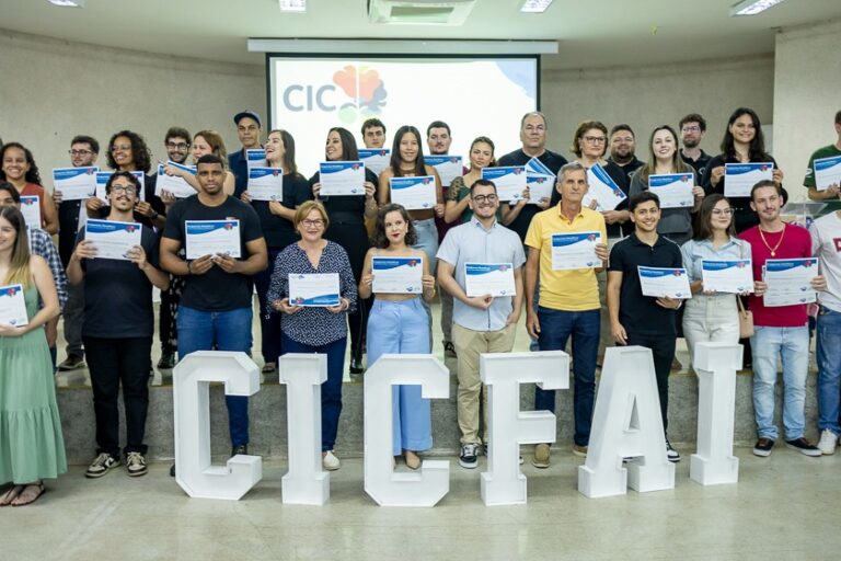 FAI celebra a excelência na pesquisa e premia mais de 50 trabalhos em “noite de gala” da ciência
