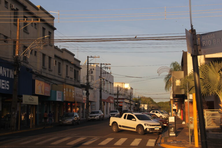 Black Friday e Natal devem reaquecer comércio; Adamantina volta a registrar saldo positivo no emprego