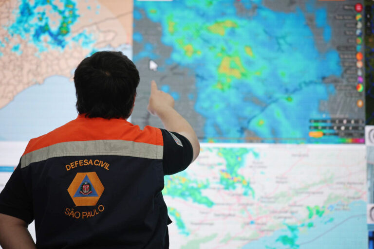 Defesa Civil alerta para chuvas fortes no Estado entre domingo e terça-feira