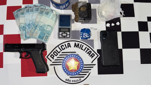 PM prende homem por tráfico de drogas e apreende maconha, cocaína e simulacro de arma em Adamantina