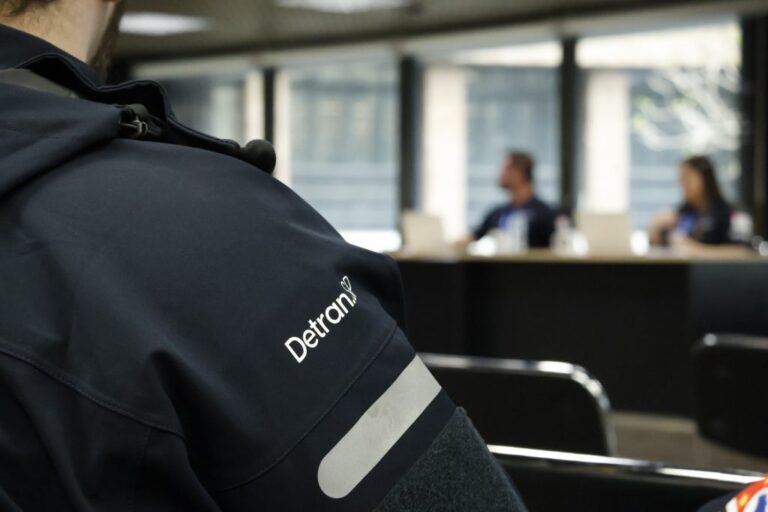 Detran-SP fará concurso público para contratar 145 agentes de trânsito