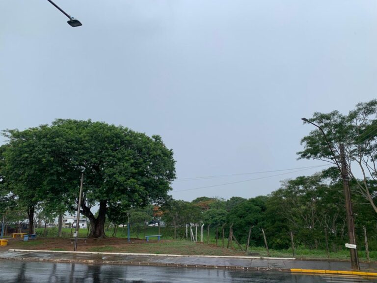 Defesa Civil mantém alerta para chuvas intensas e Adamantina deve registrar temporais no fim de semana