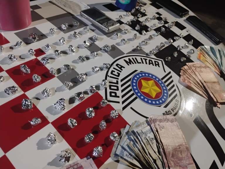 PM prende dois suspeitos por tráfico de drogas em Flórida Paulista