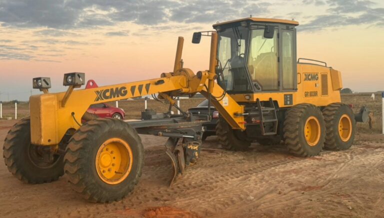 MOTONIVELADORA PARA PARAPUÃ