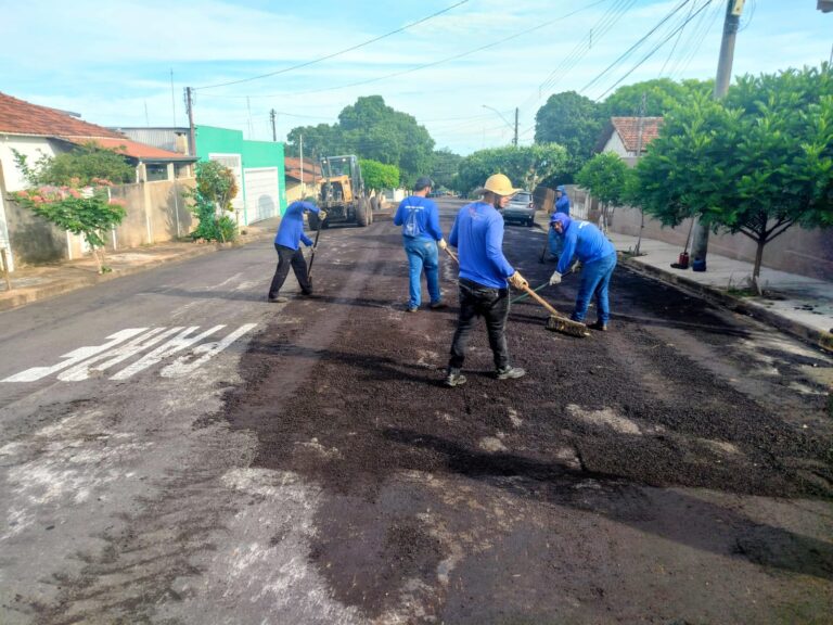 Prefeitura inicia teste de reperfilamento asfáltico para enfrentar buracos em vias de Adamantina