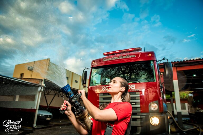 Mulheres no Corpo de Bombeiros: a força e o compromisso de salvar vidas