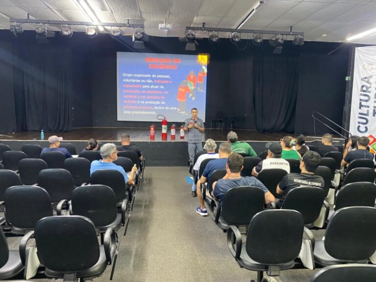 Prefeitura capacita servidores para prevenção e combate a incêndios em Adamantina