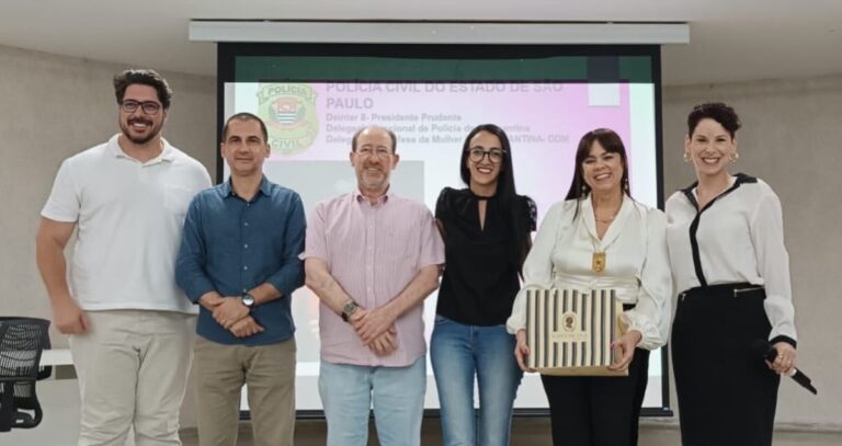 Polícia Civil participa de projeto universitário e debate combate à violência contra a mulher em Adamantina