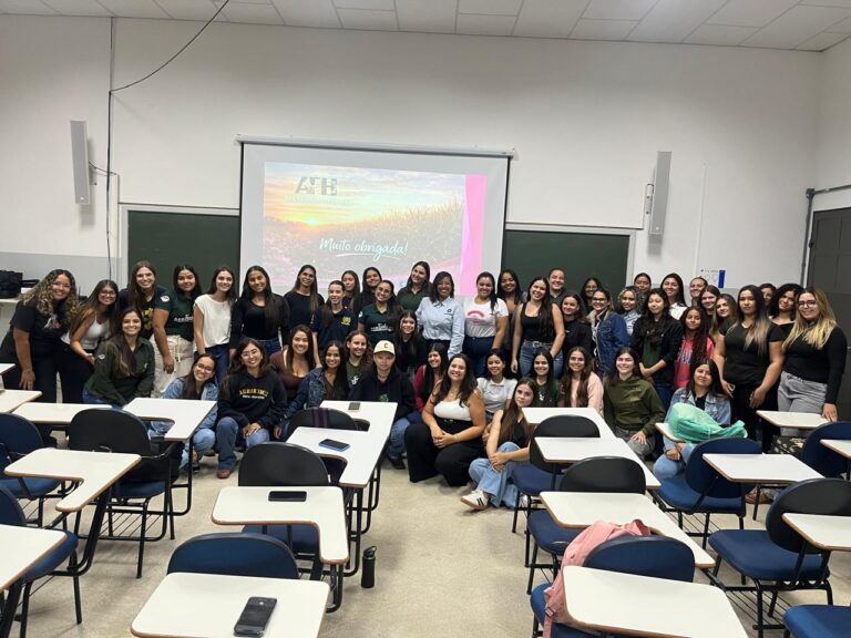 Ex-aluna da FAI e profissional da Syngenta compartilha trajetória com estudantes de Agronomia