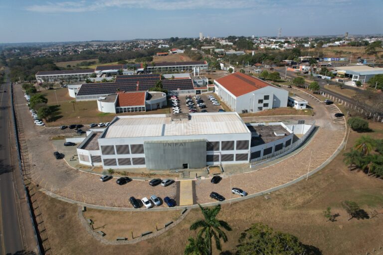 Câmara vota nesta quarta projeto que cria financiamento estudantil para Medicina da FAI
