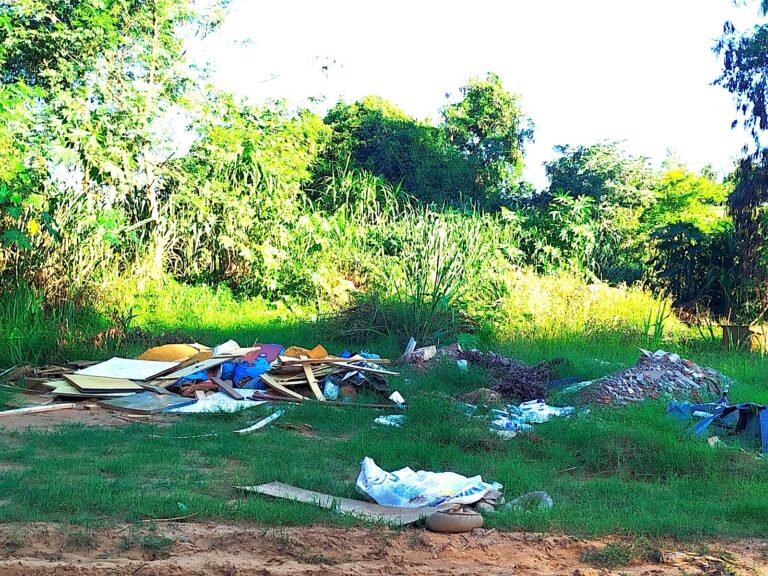 Descarte irregular em áreas urbana e rural acende alerta e pode gerar multa em Adamantina