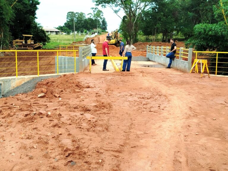 Prefeitura informa avanço de obras de asfalto, ponte e infraestrutura em Adamantina