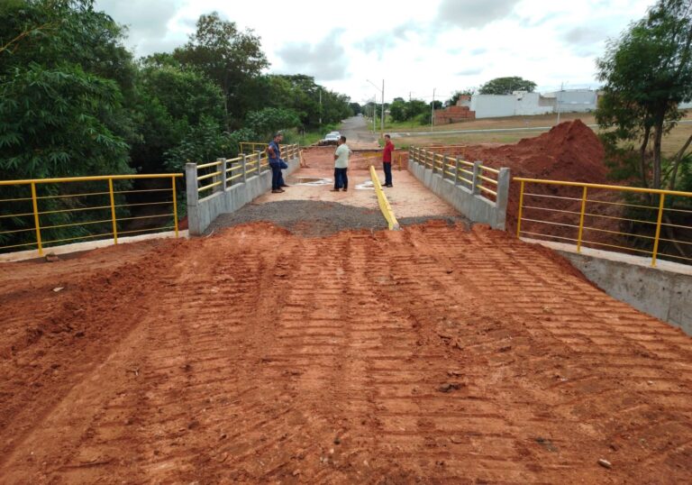Prefeitura executa etapas finais para liberar ponte no bairro Mário Covas, em Adamantina