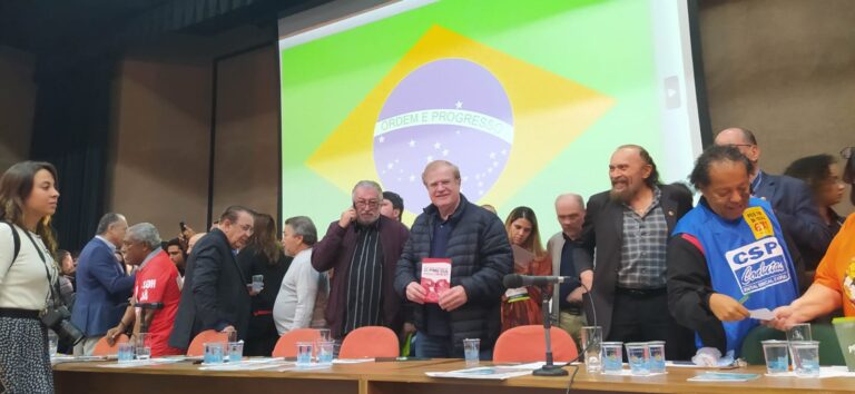 Audiência pública em São Paulo debate fim da escala 6×1 e reúne lideranças políticas e sindicais